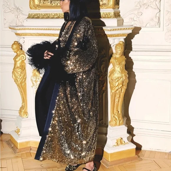 Elegant Gold Sequin kimono - Picture 2 of 3